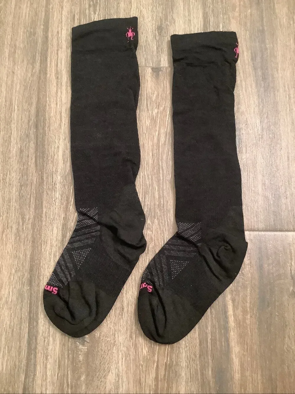 Smartwool Women's Small Black Ski Zero Cushion Merino Over The Calf Socks R8-19